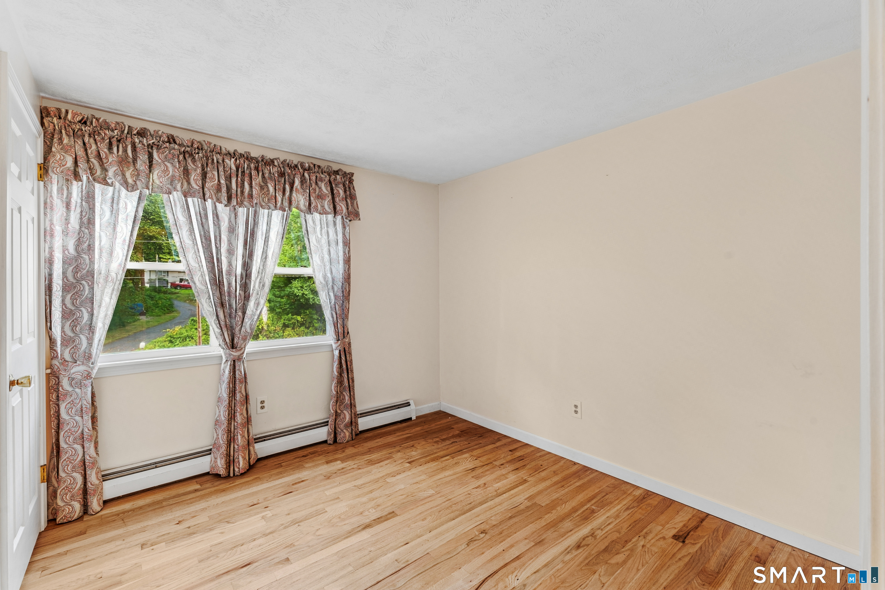 4 Petersson Circle
