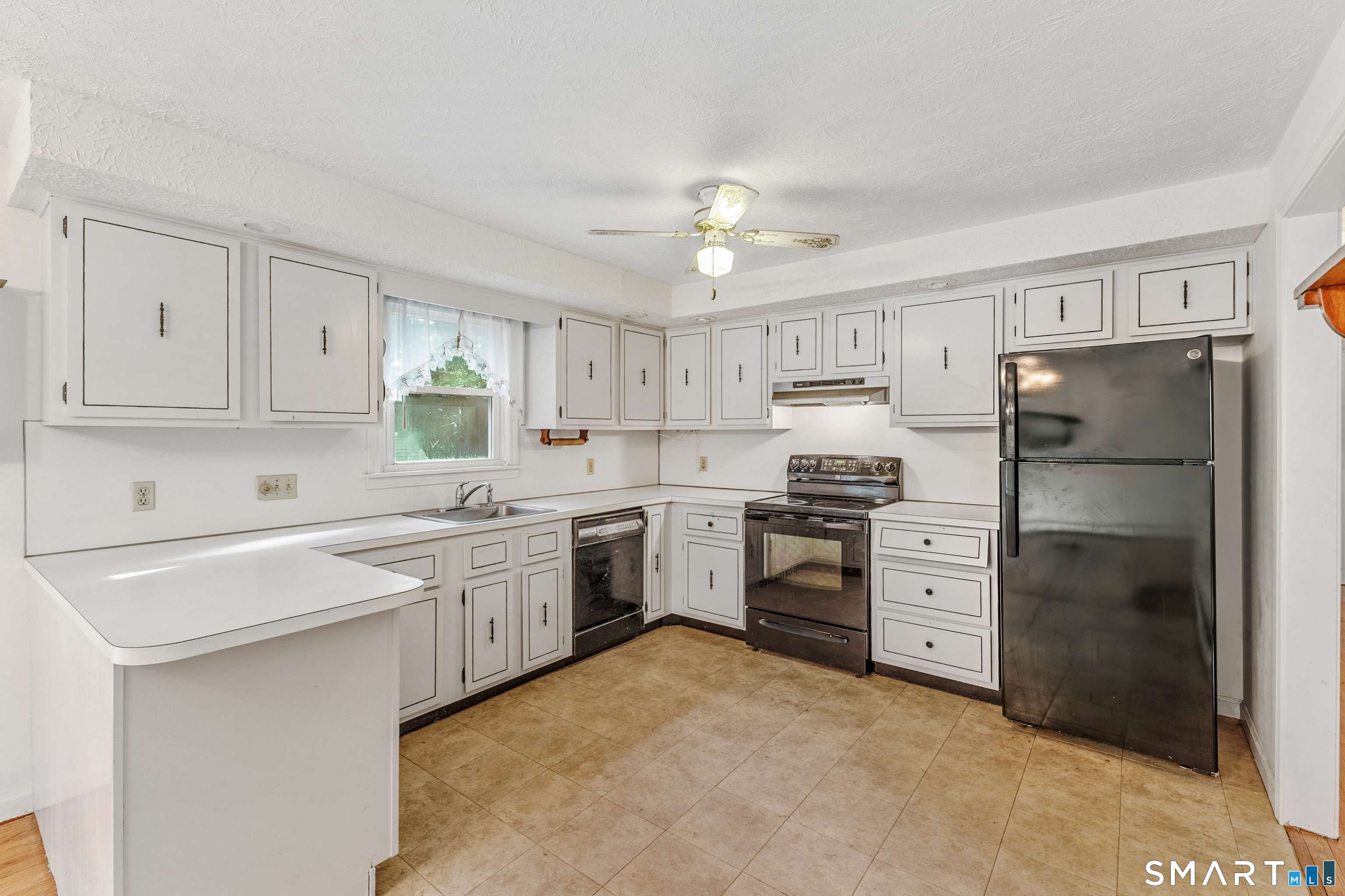 4 Petersson Circle