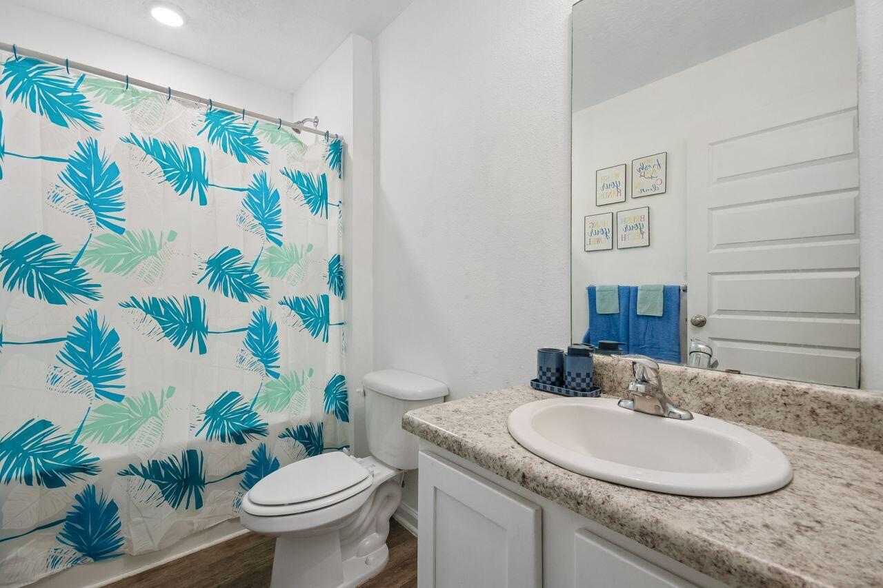 4656 Red Oak Drive