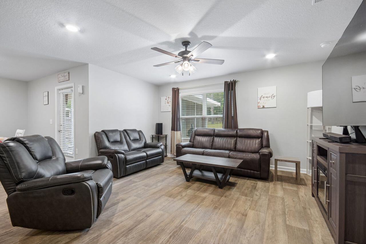4656 Red Oak Drive