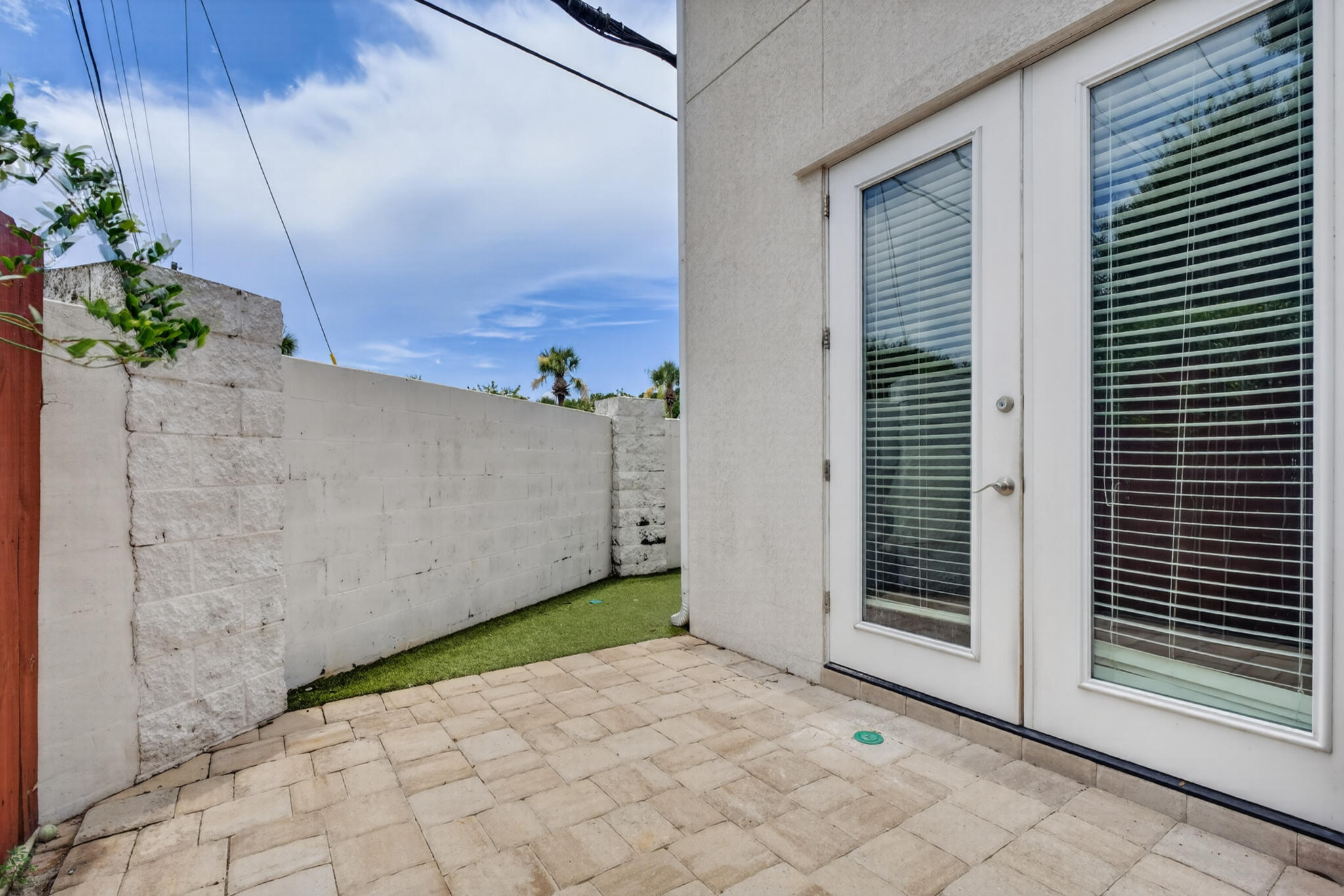 995 Airport Road 1