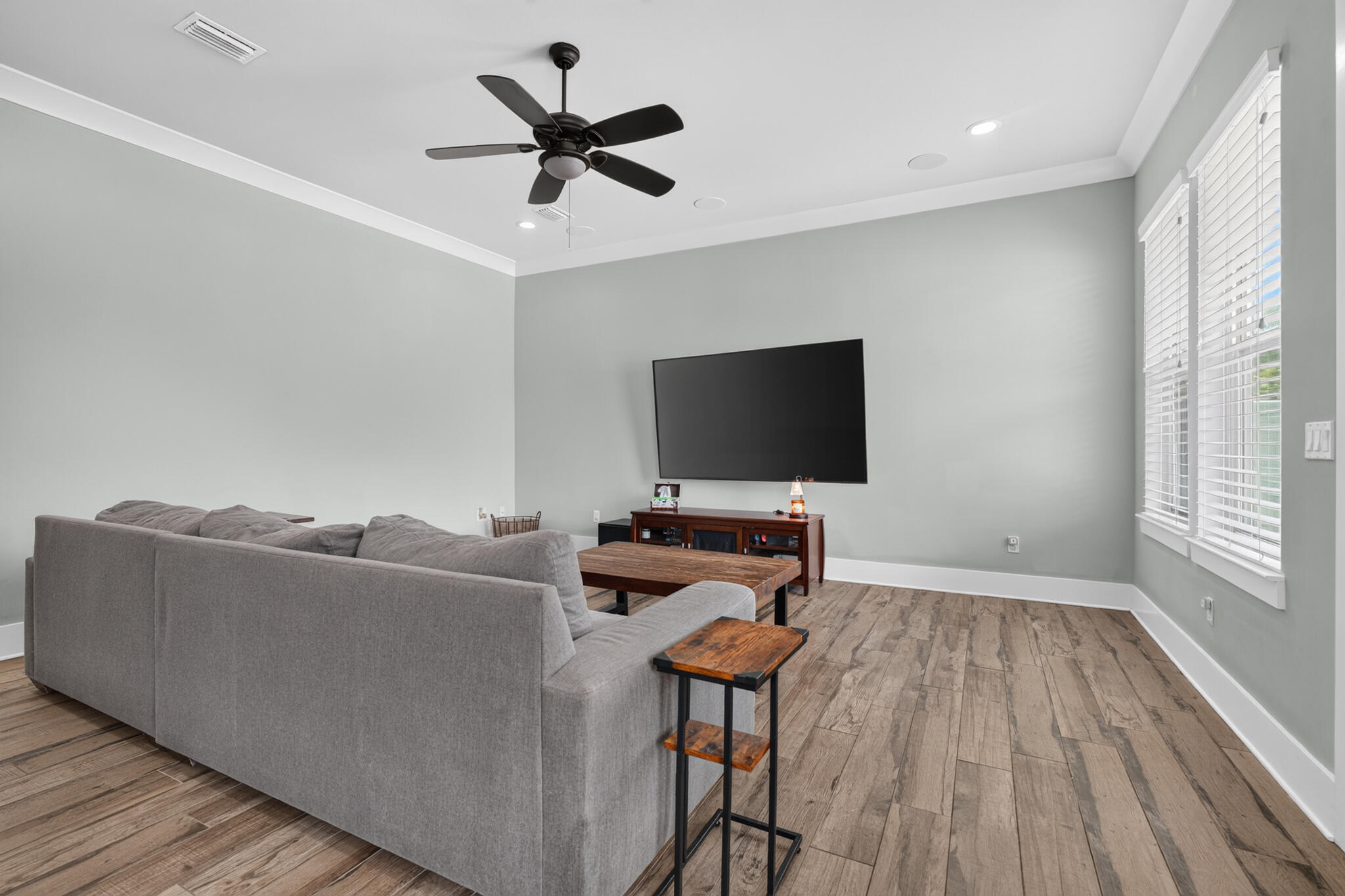 995 Airport Road 1