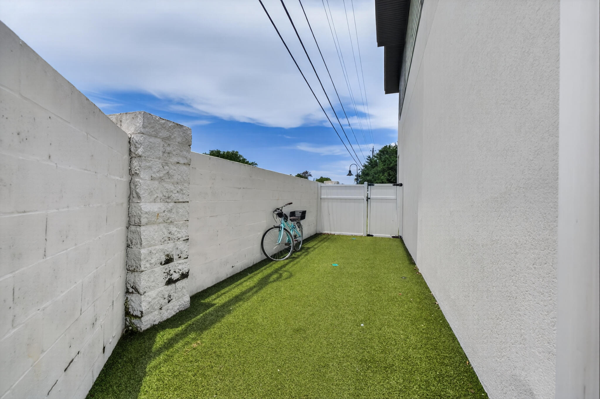 995 Airport Road 1