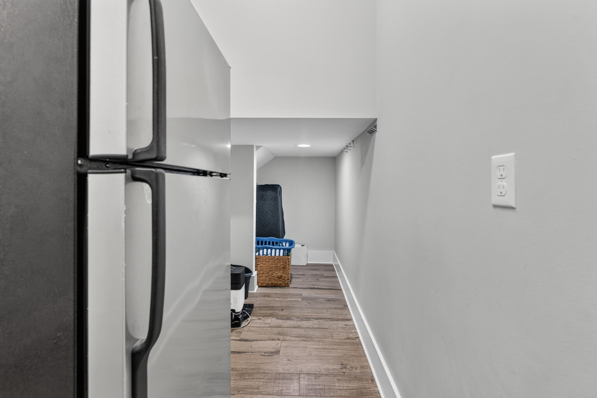 995 Airport Road 1