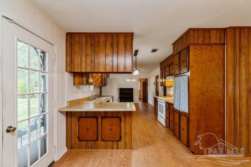 612 Burgundy Ln