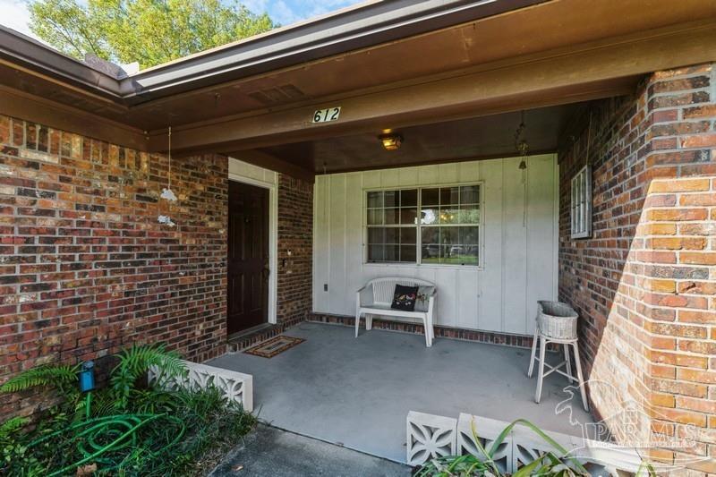 612 Burgundy Ln
