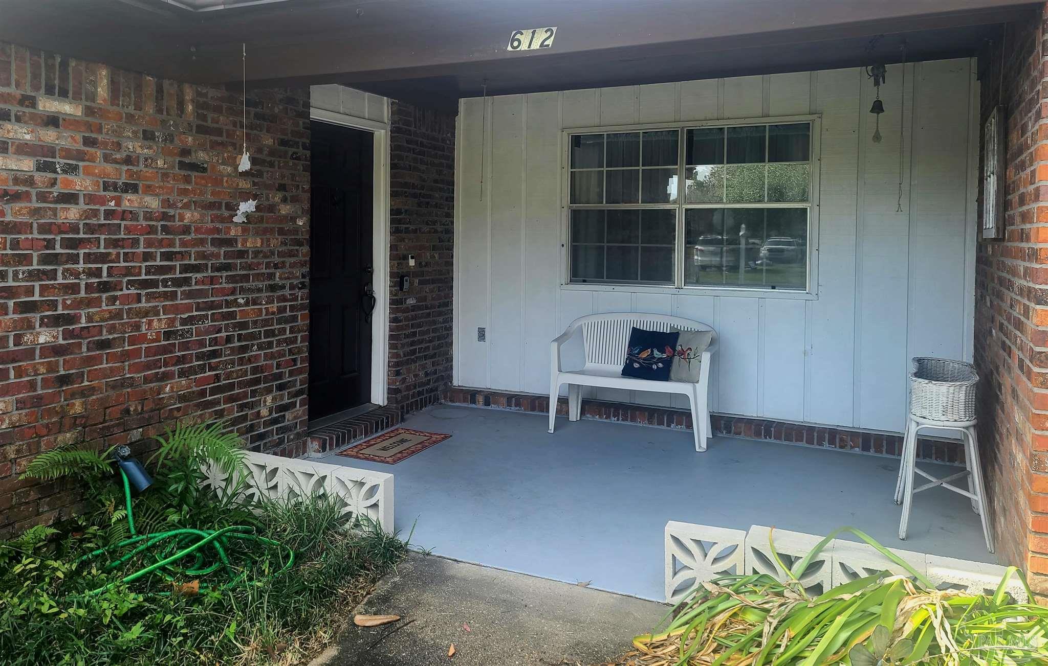 612 Burgundy Ln