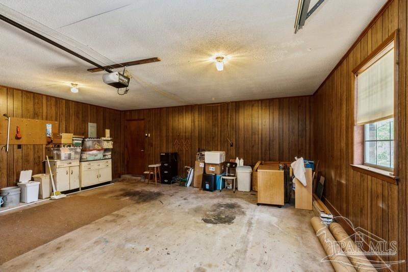 612 Burgundy Ln