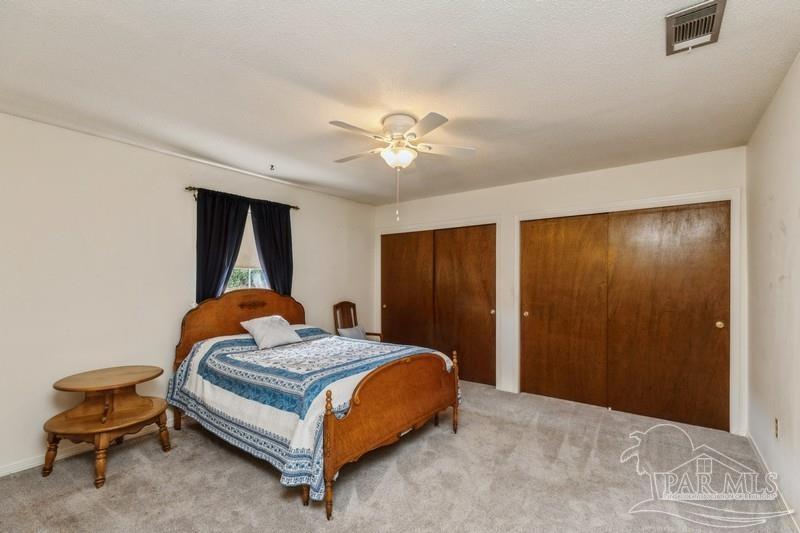 612 Burgundy Ln