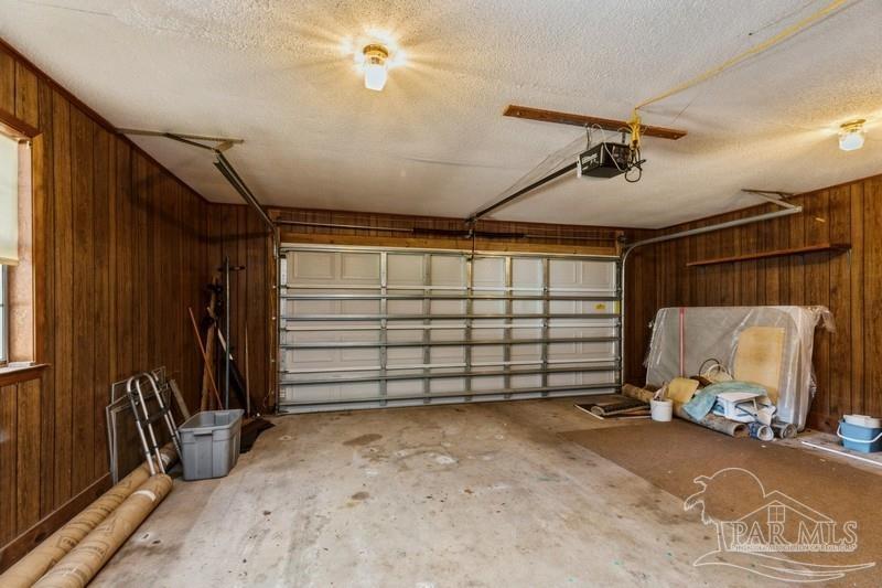 612 Burgundy Ln