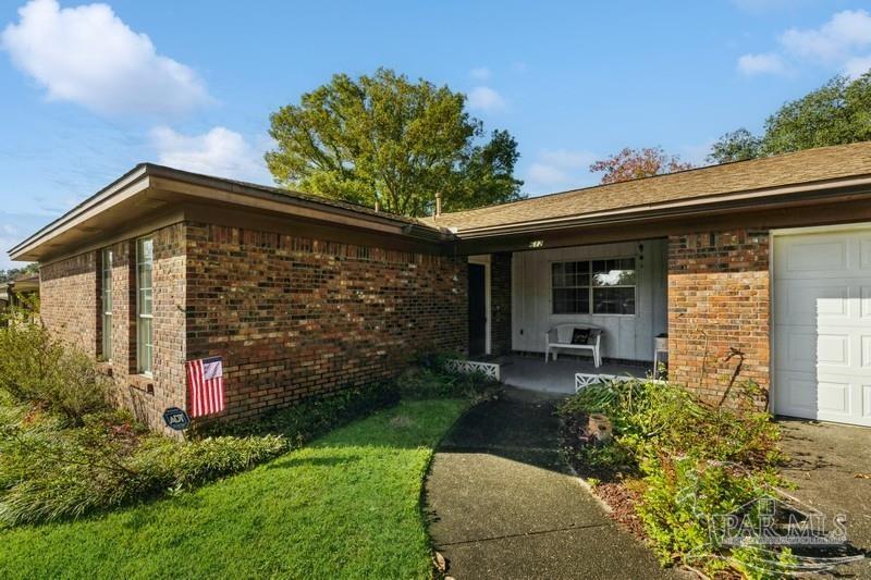 612 Burgundy Ln