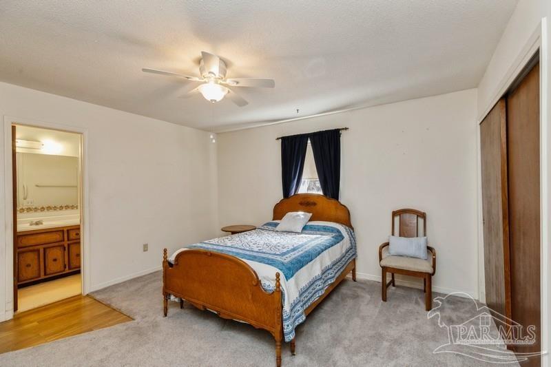 612 Burgundy Ln