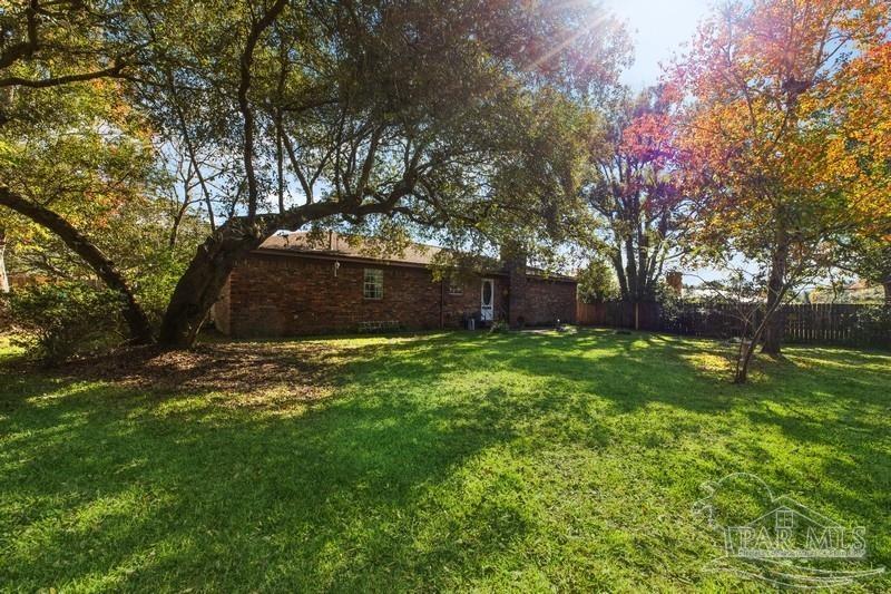 612 Burgundy Ln