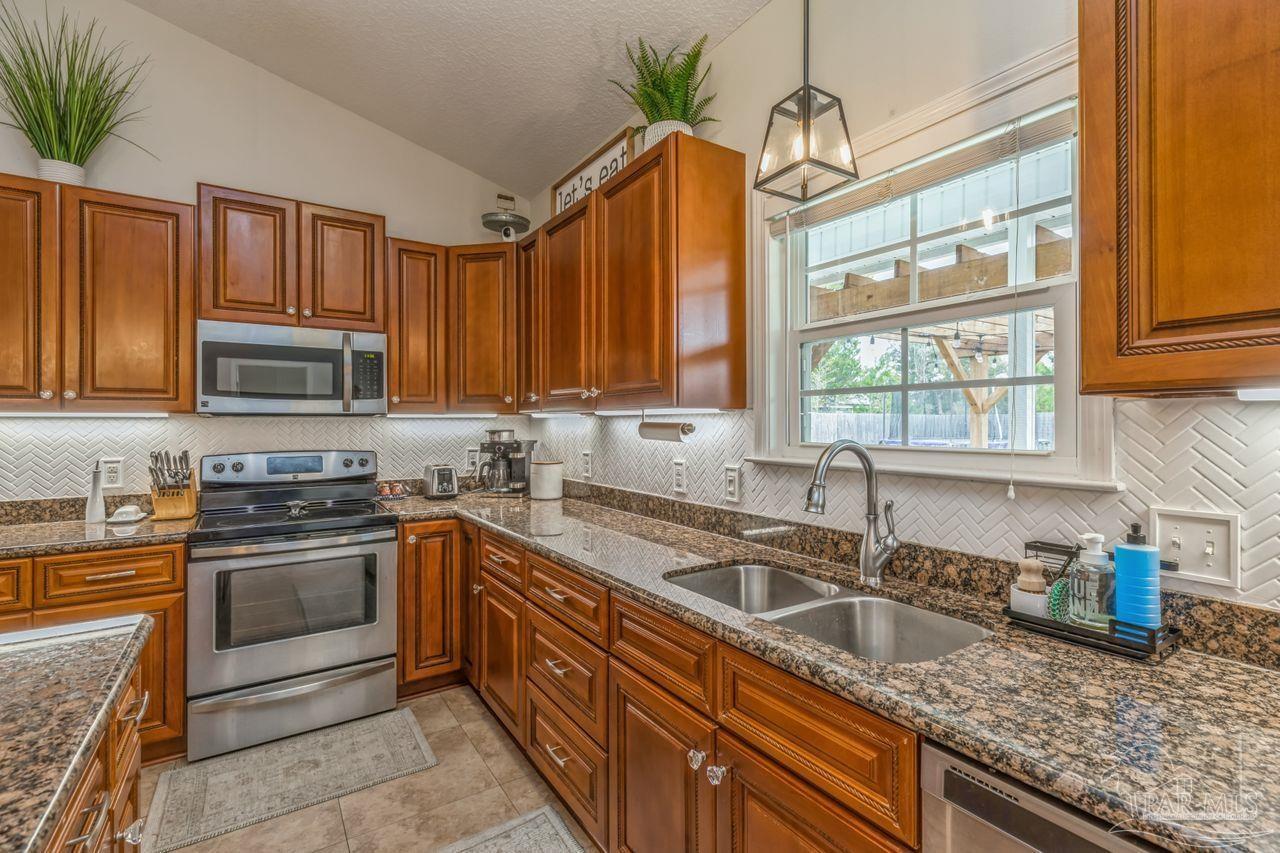 7626 Blackjack Cir