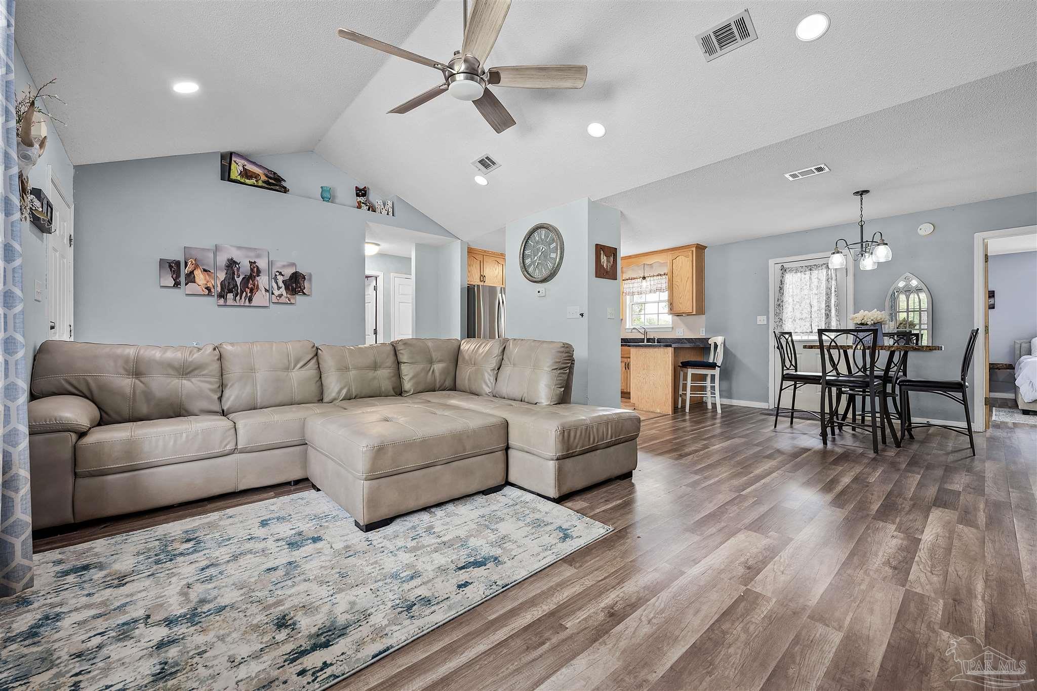 664 Phelps Rd