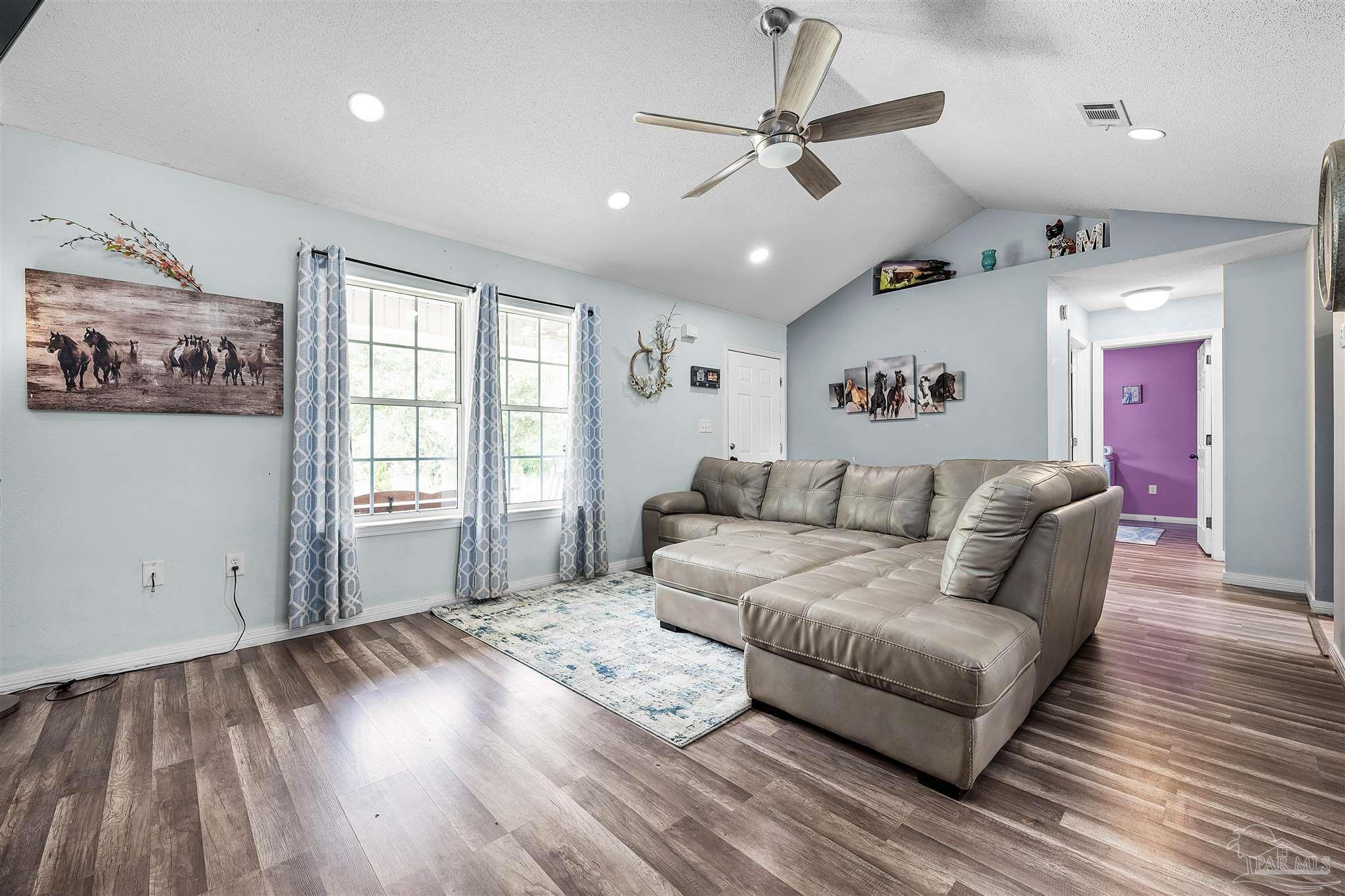 664 Phelps Rd