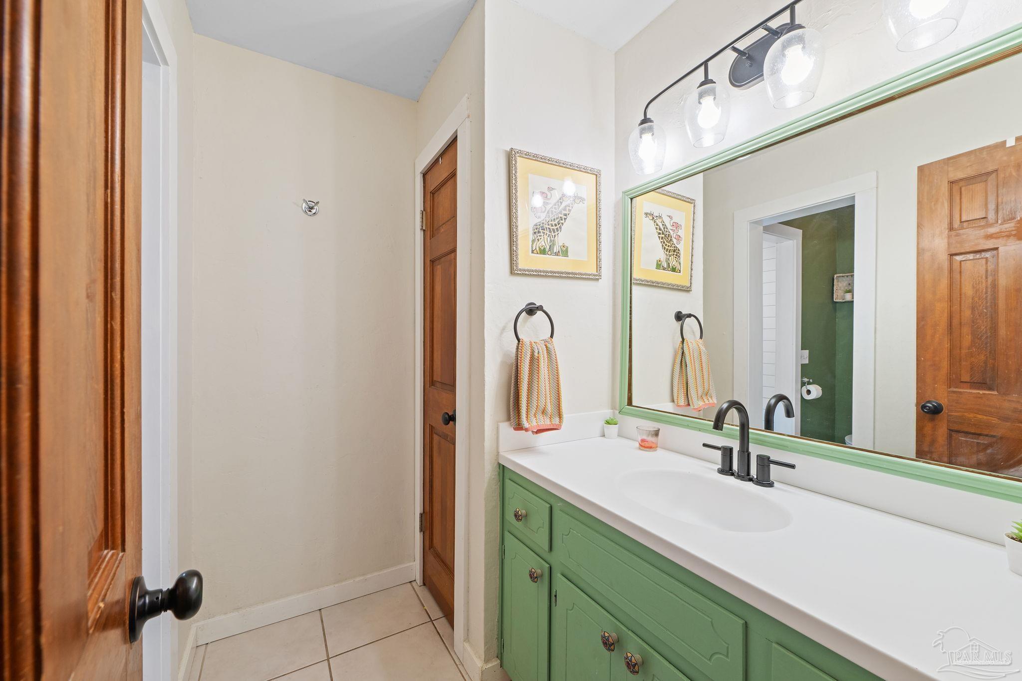 4003 Bay Pointe Dr