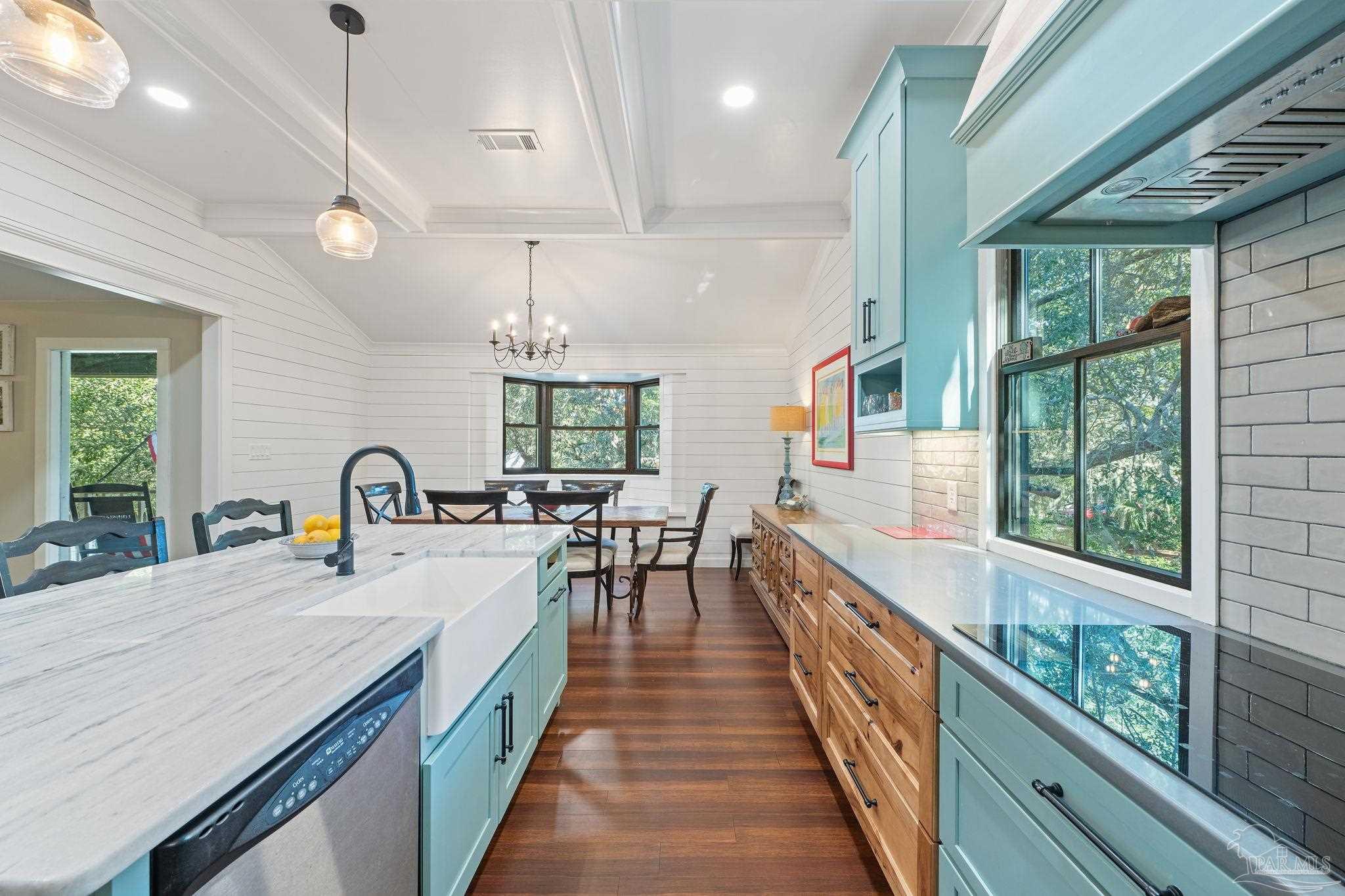 4003 Bay Pointe Dr