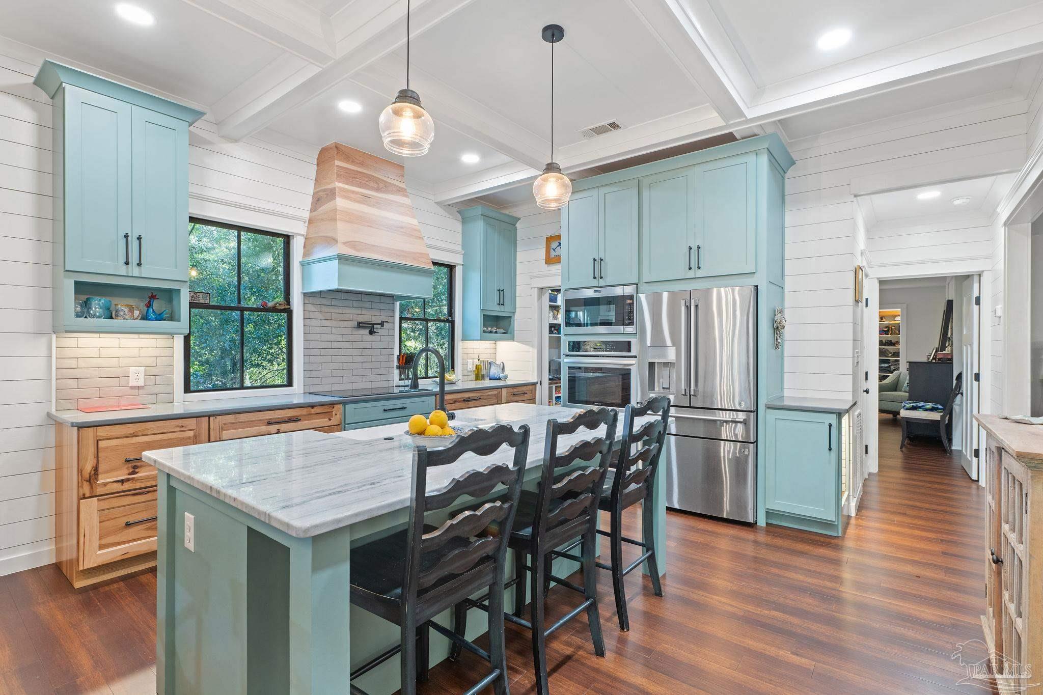 4003 Bay Pointe Dr