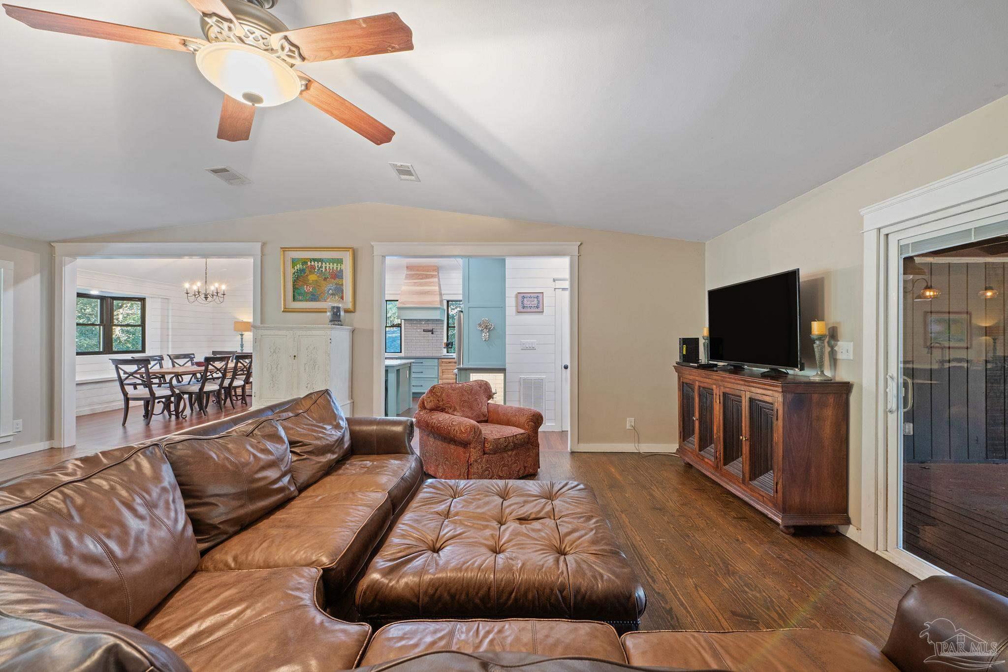 4003 Bay Pointe Dr