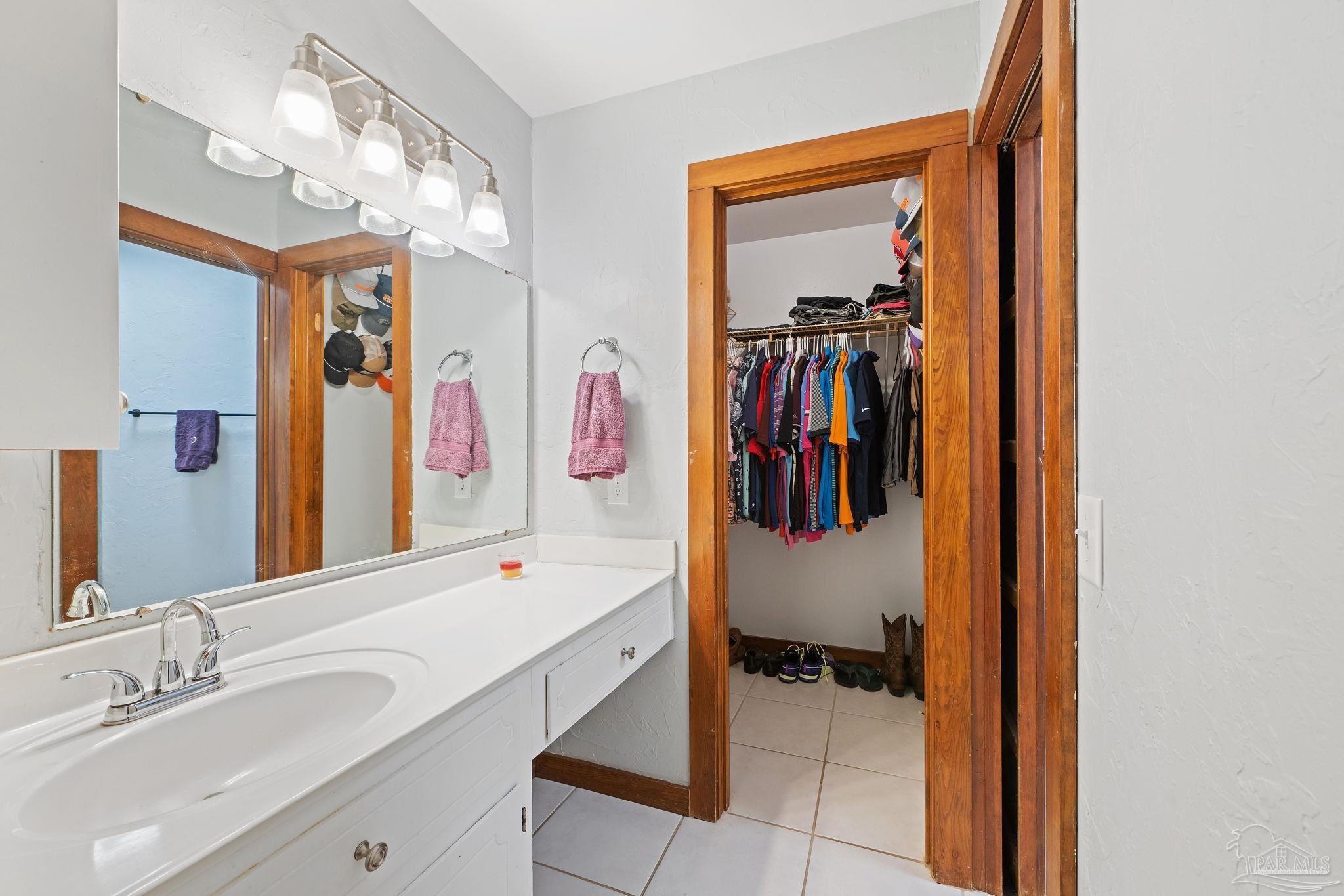 4003 Bay Pointe Dr