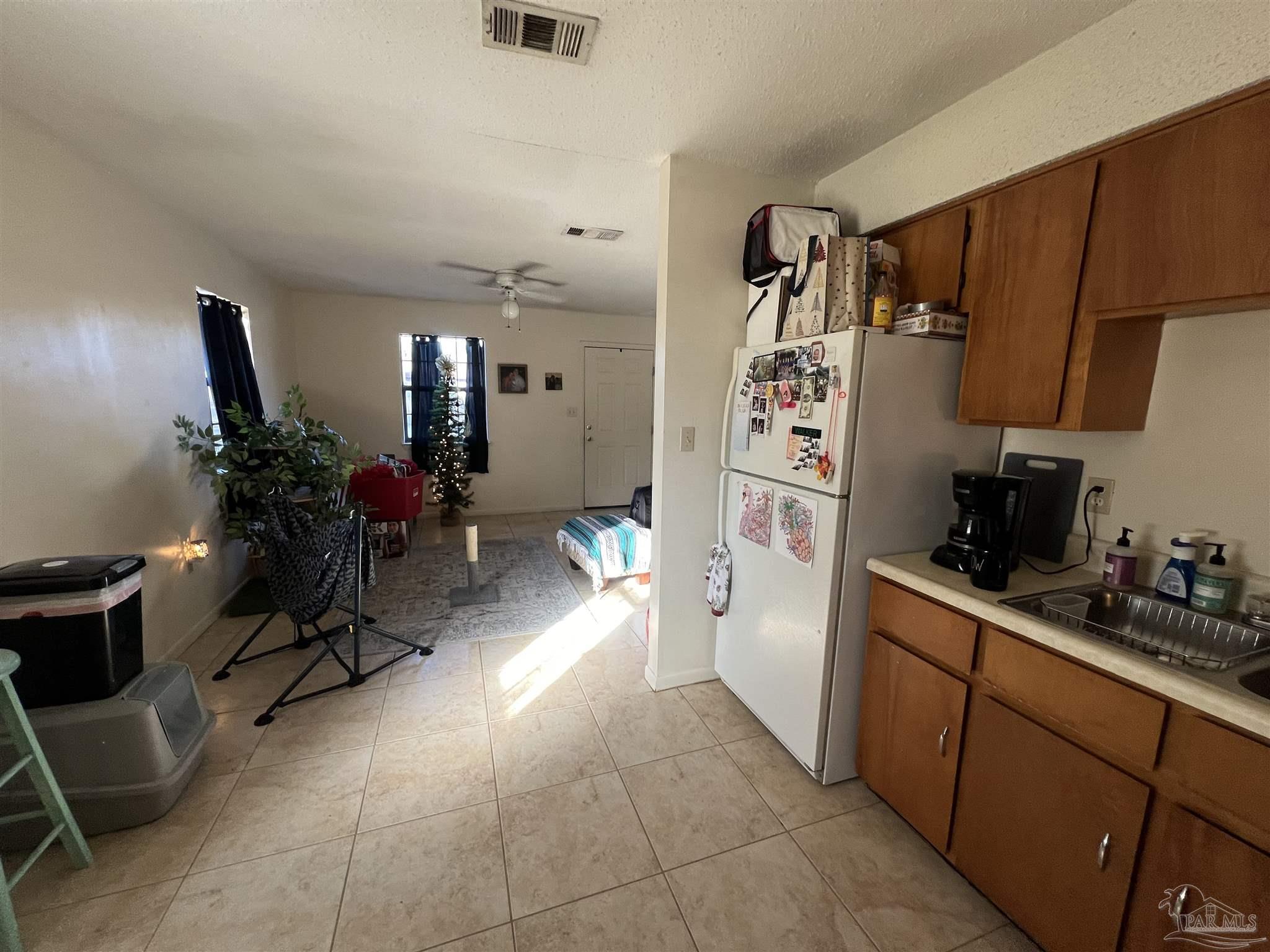 818 Lark St, Fo Lark Ave # 4 Unit: 1,2,3,4