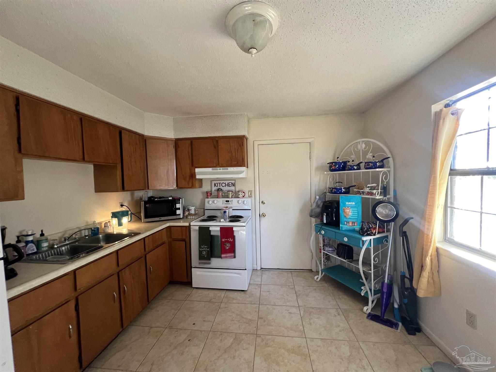 816 Lark St, Fo Lark Ave # 8 Unit: 5,6,7,8