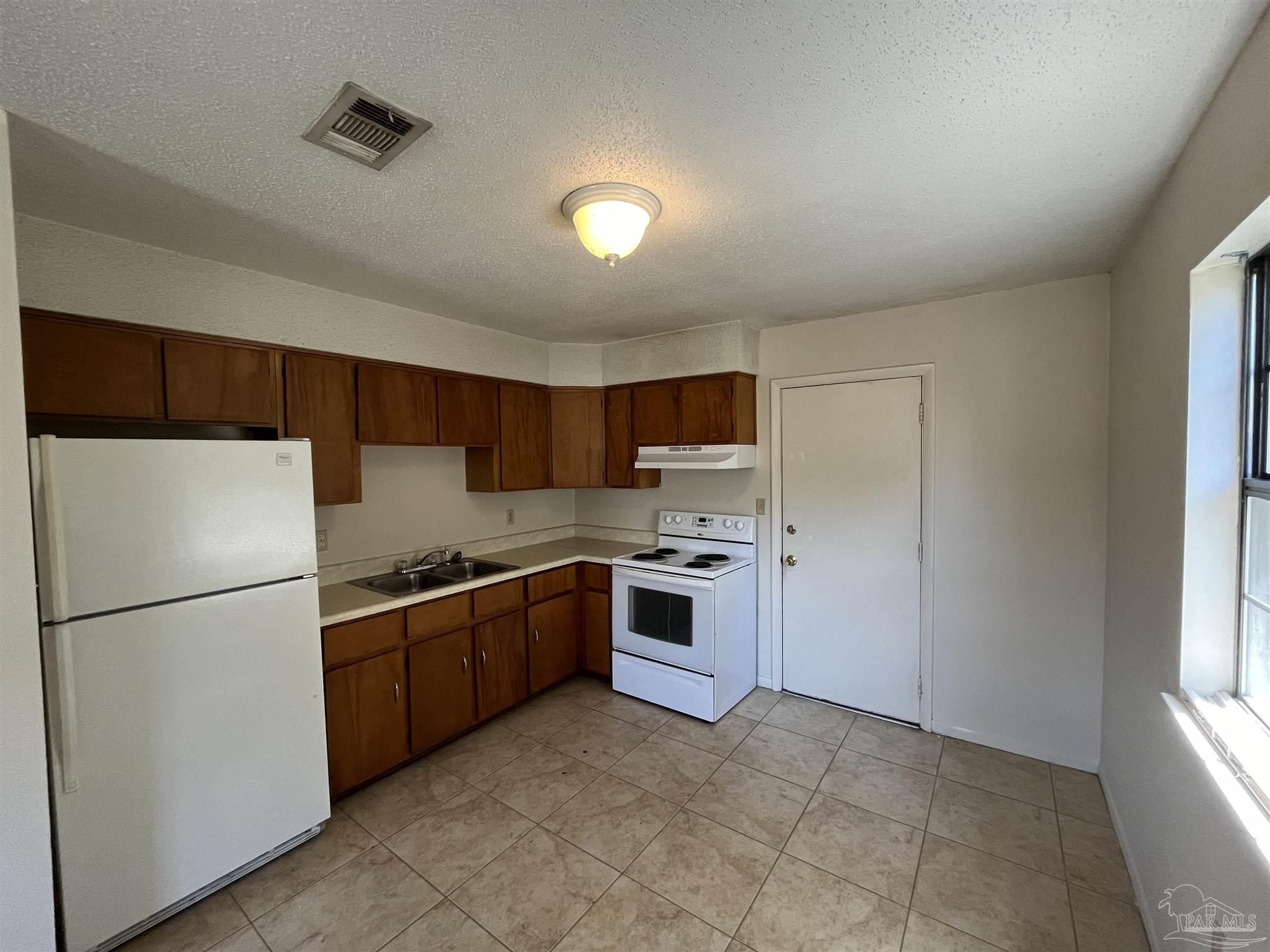 816 Lark St, Fo Lark Ave # 8 Unit: 5,6,7,8