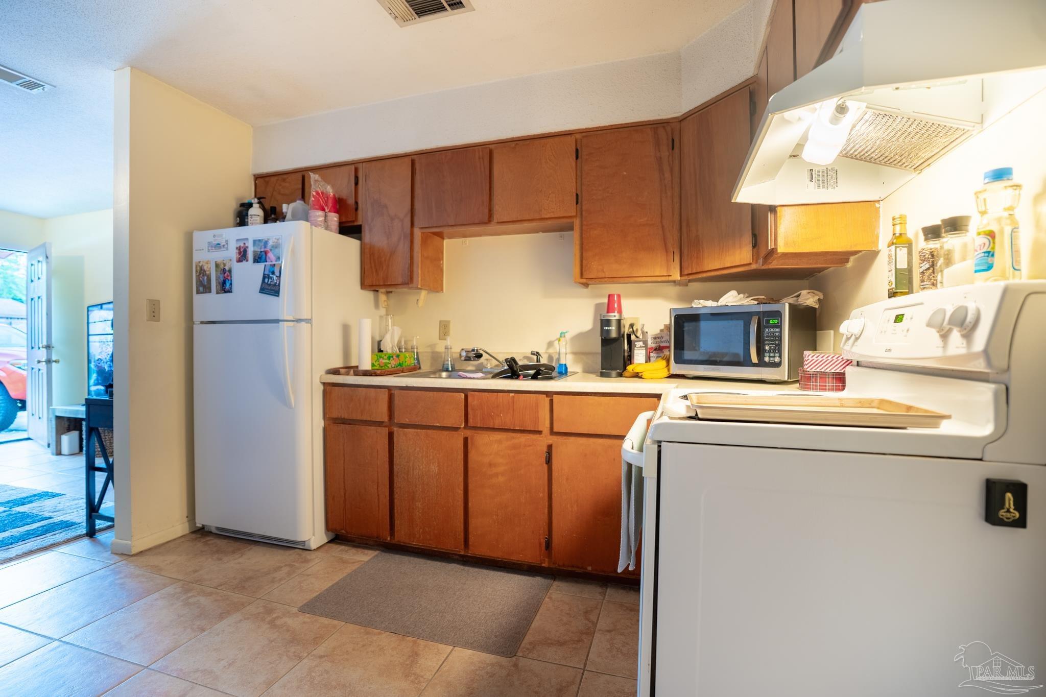 816 Lark St, Fo Lark Ave # 8 Unit: 5,6,7,8