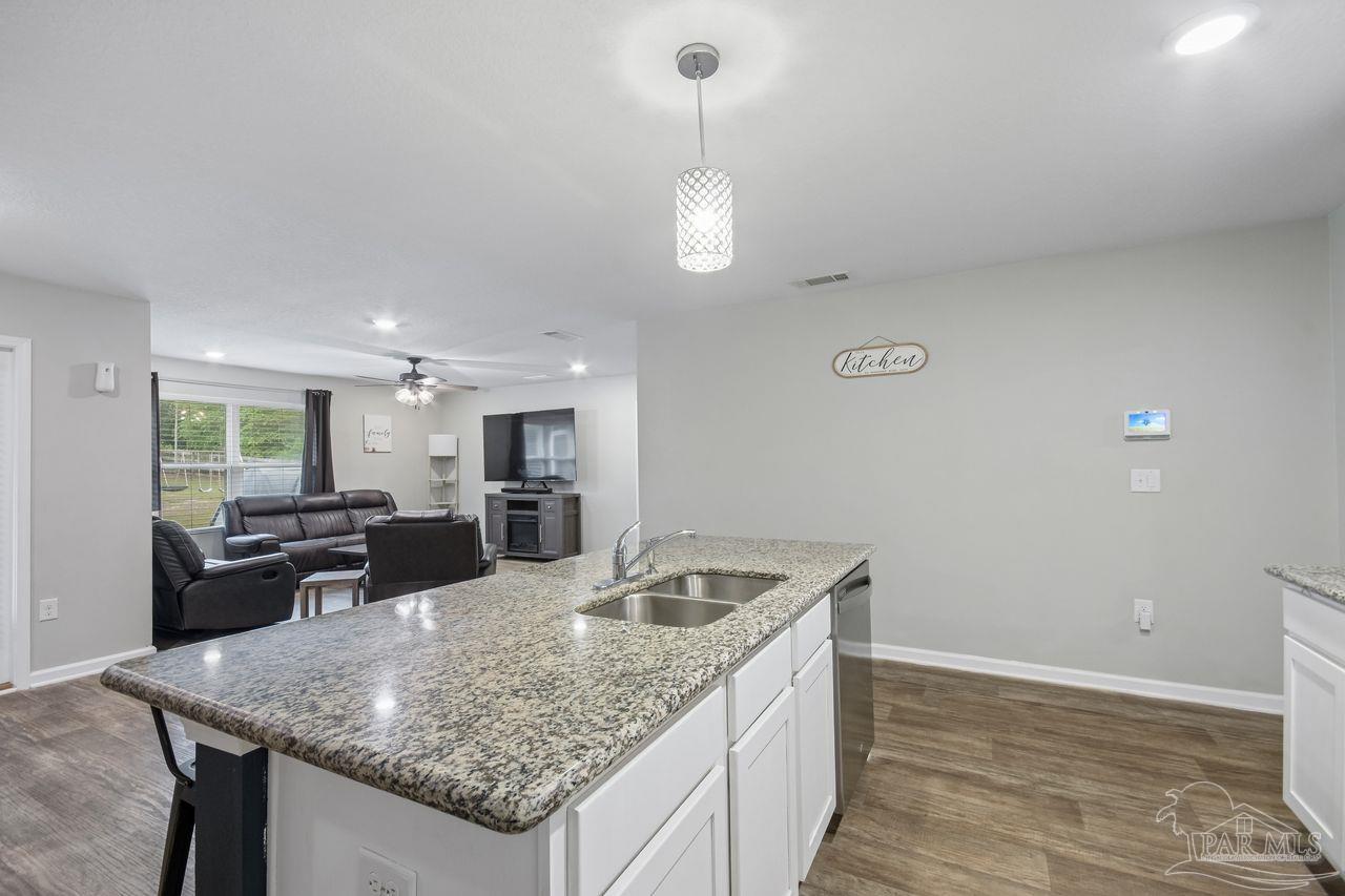 4656 Red Oak Dr