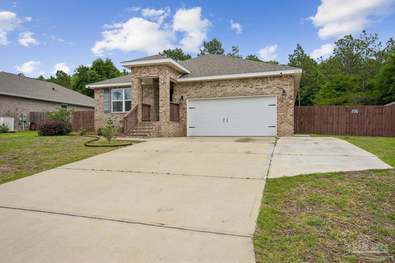 4656 Red Oak Dr