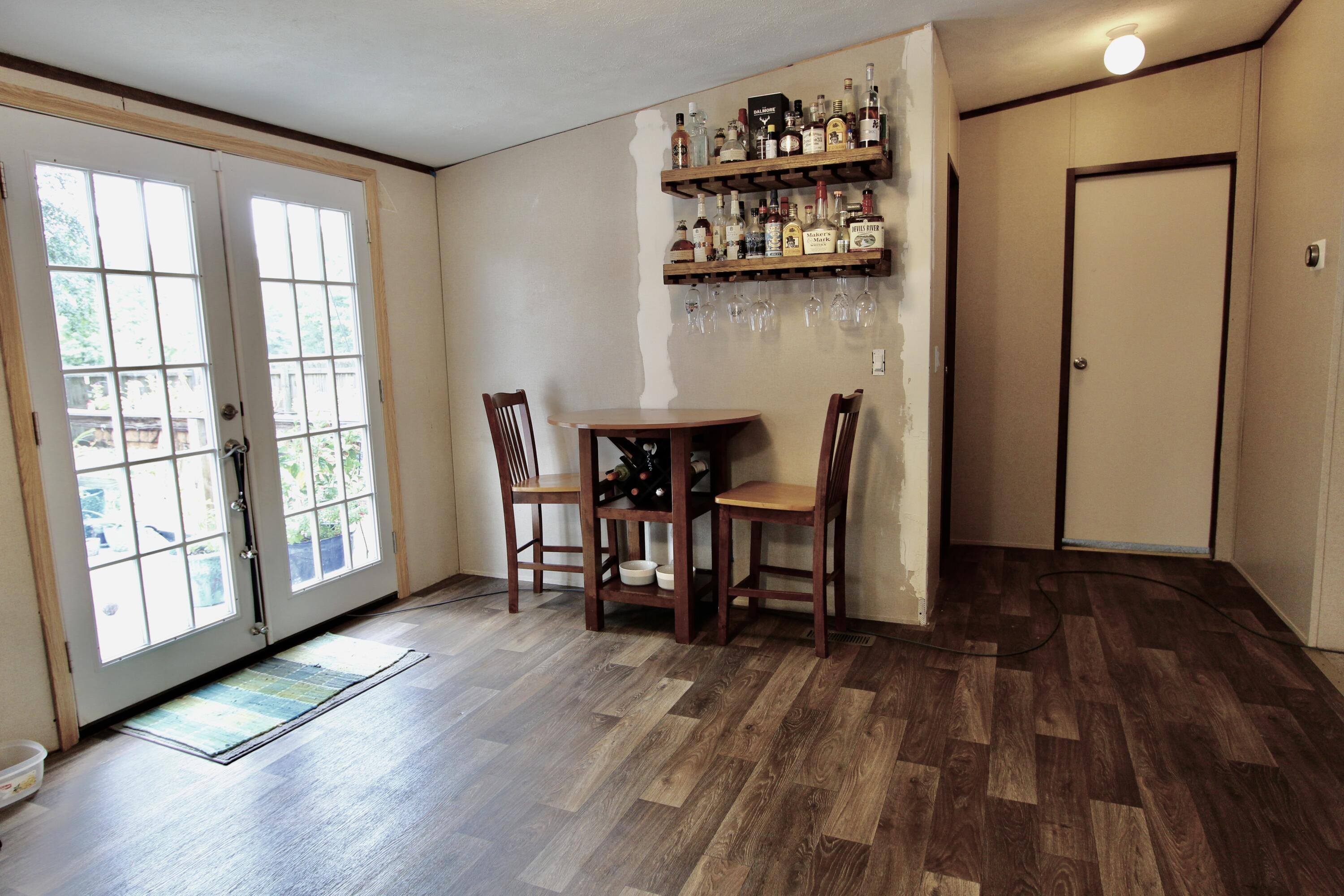1512 Trotter Way