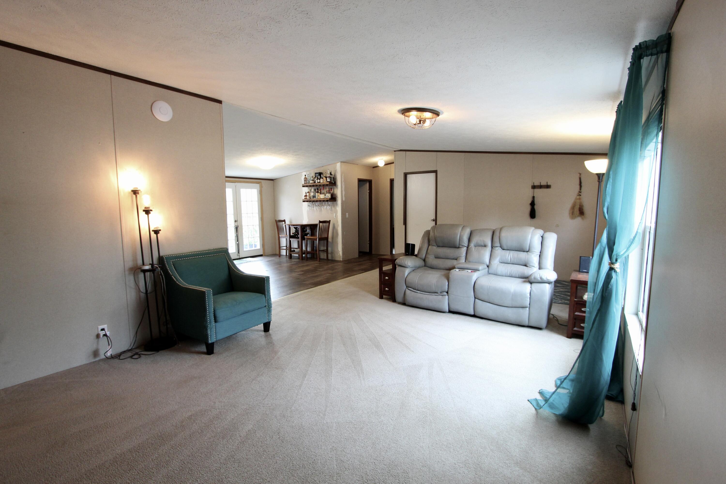 1512 Trotter Way
