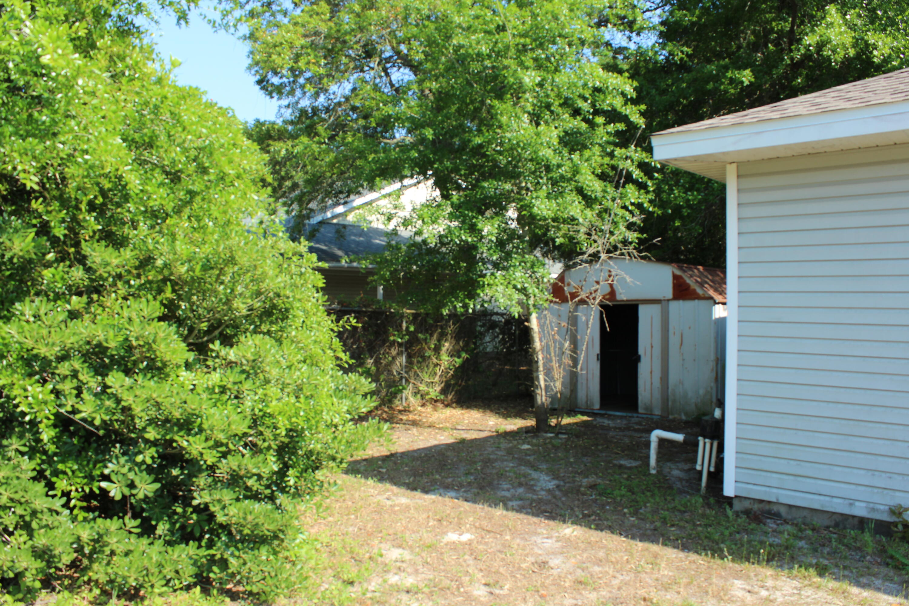 719 Lloyd Street