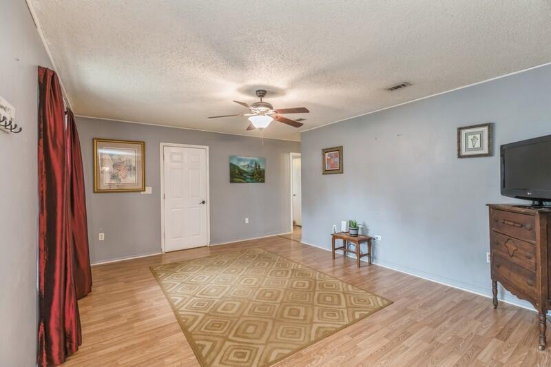 131 E Walker Circle