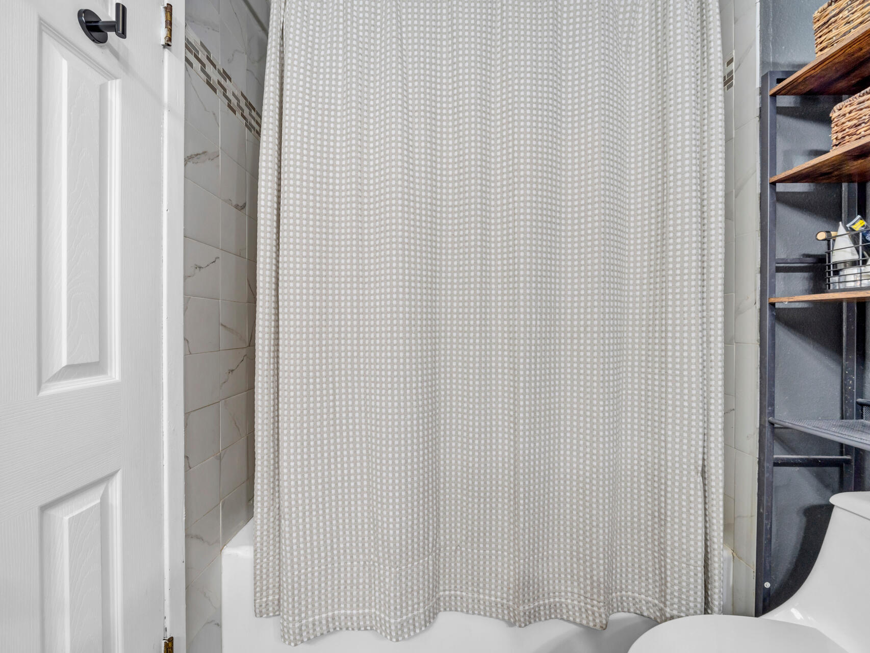 405 Rue Des Tours