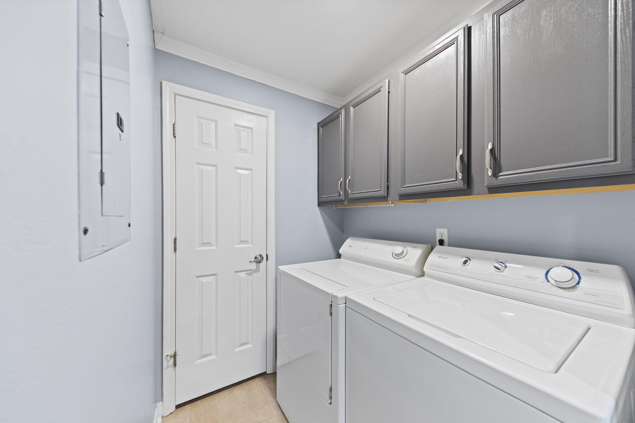 705 Gulf Shore Drive, 401