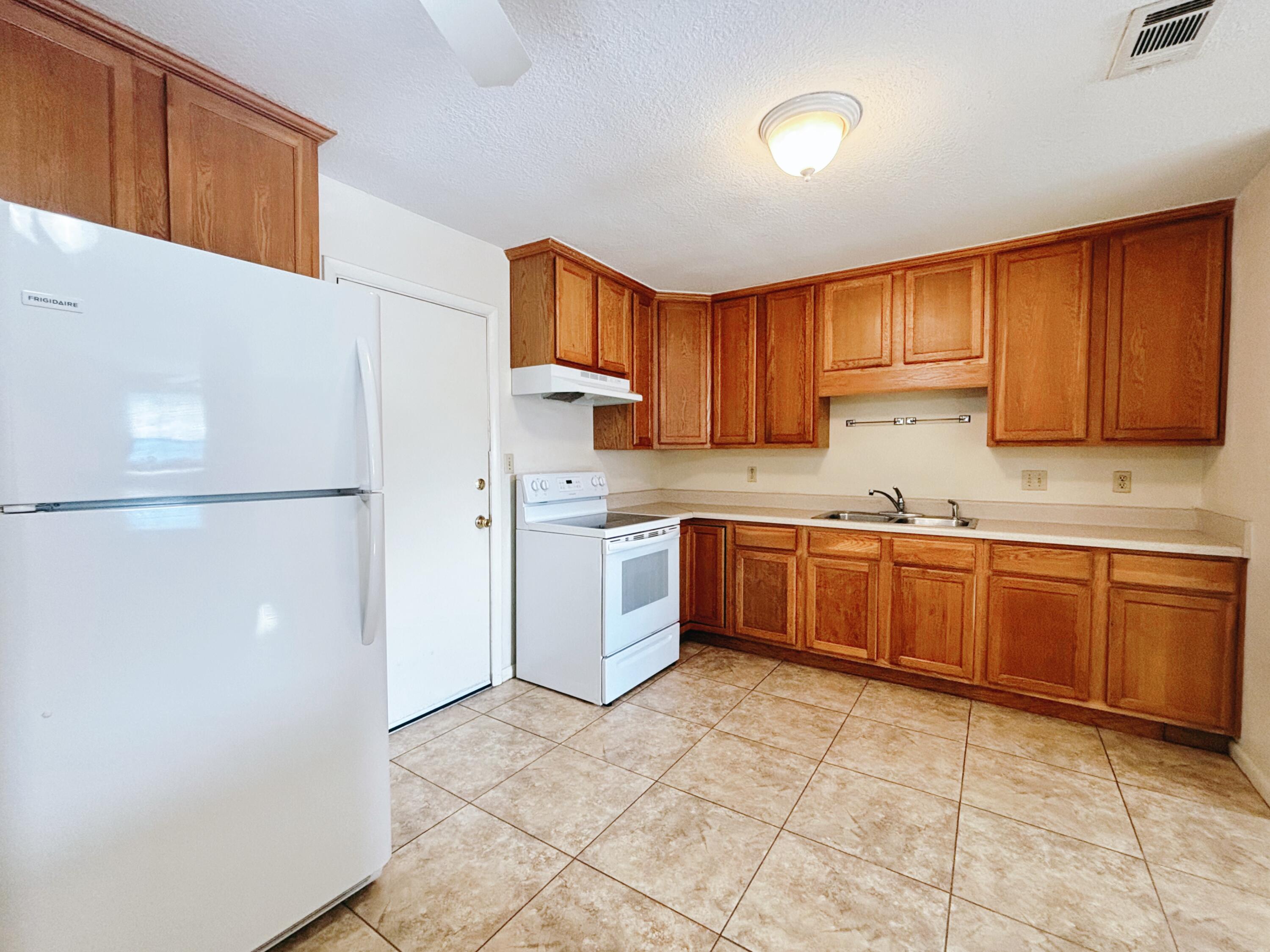 816 Lark Street 5, 6, 7, 8