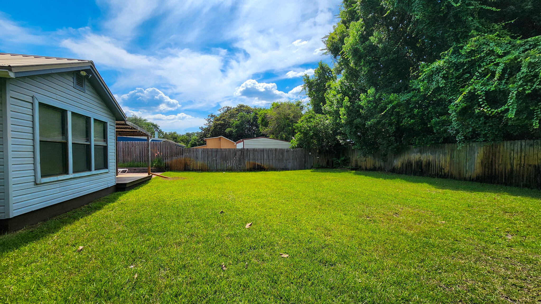 191 SW Baggett Place