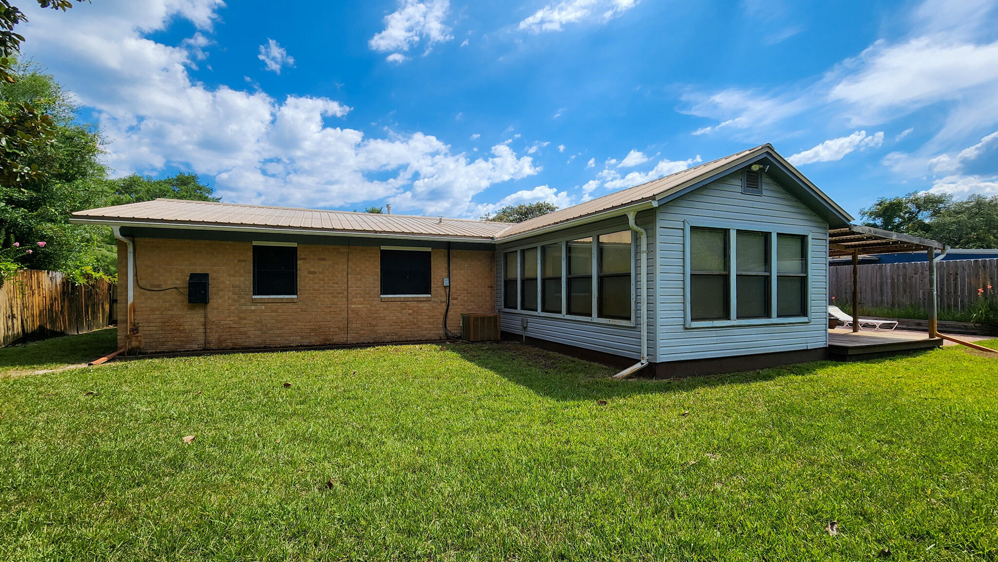191 SW Baggett Place