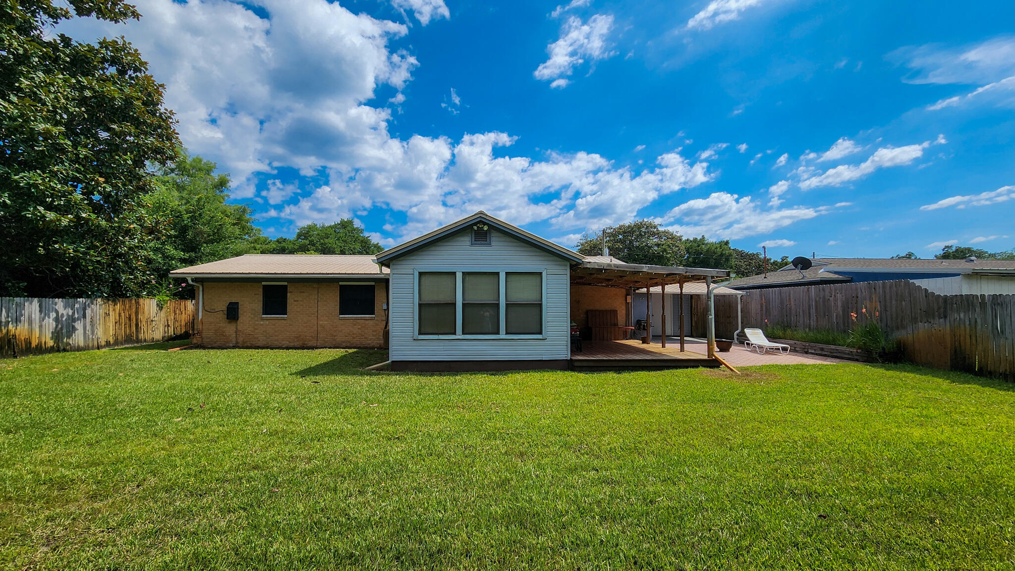 191 SW Baggett Place