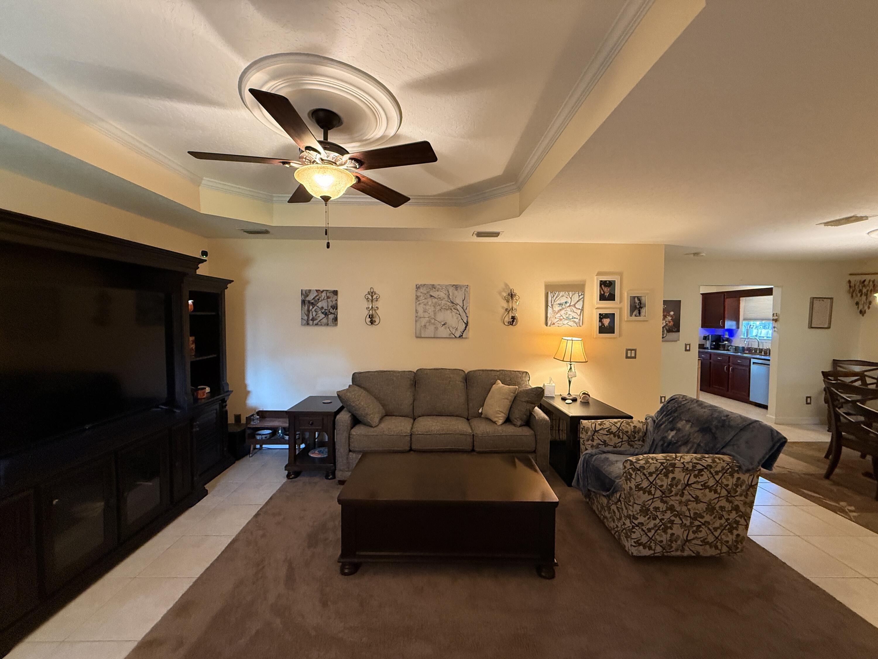 207 Green Drive