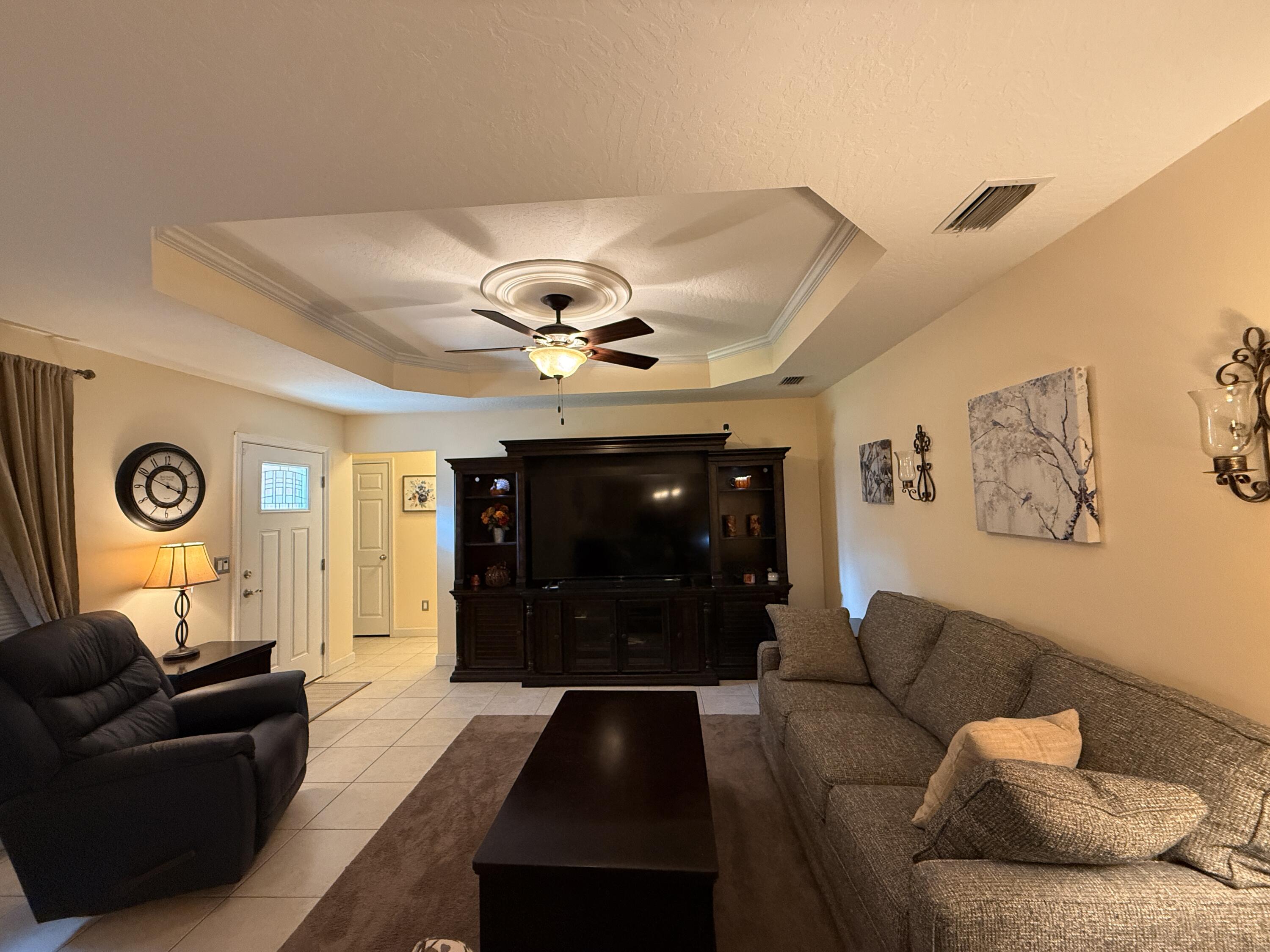 207 Green Drive