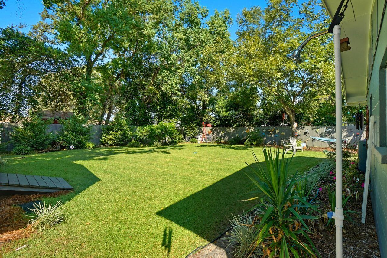 34 NW Hemlock Drive