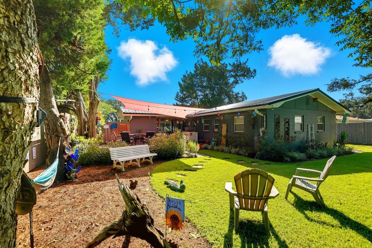 34 NW Hemlock Drive