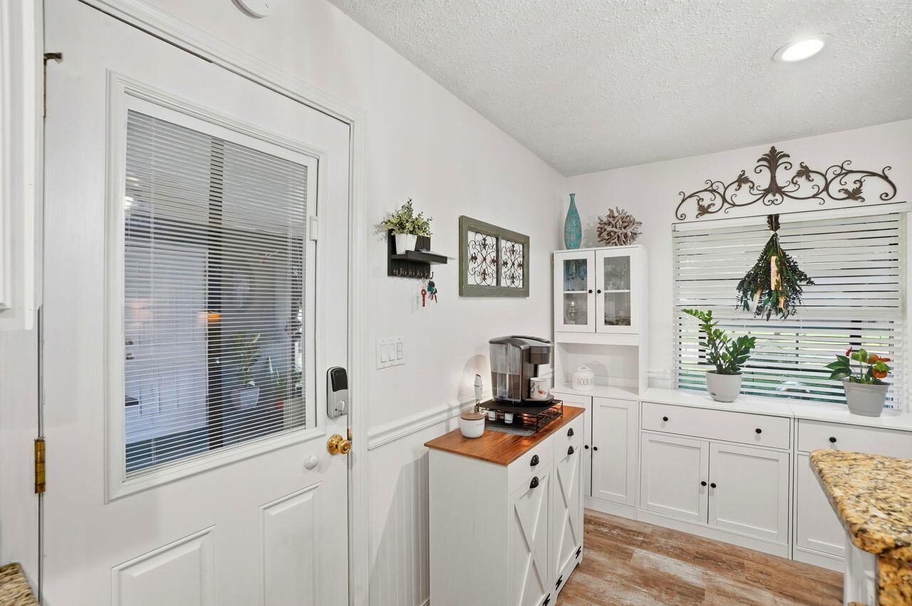 34 NW Hemlock Drive