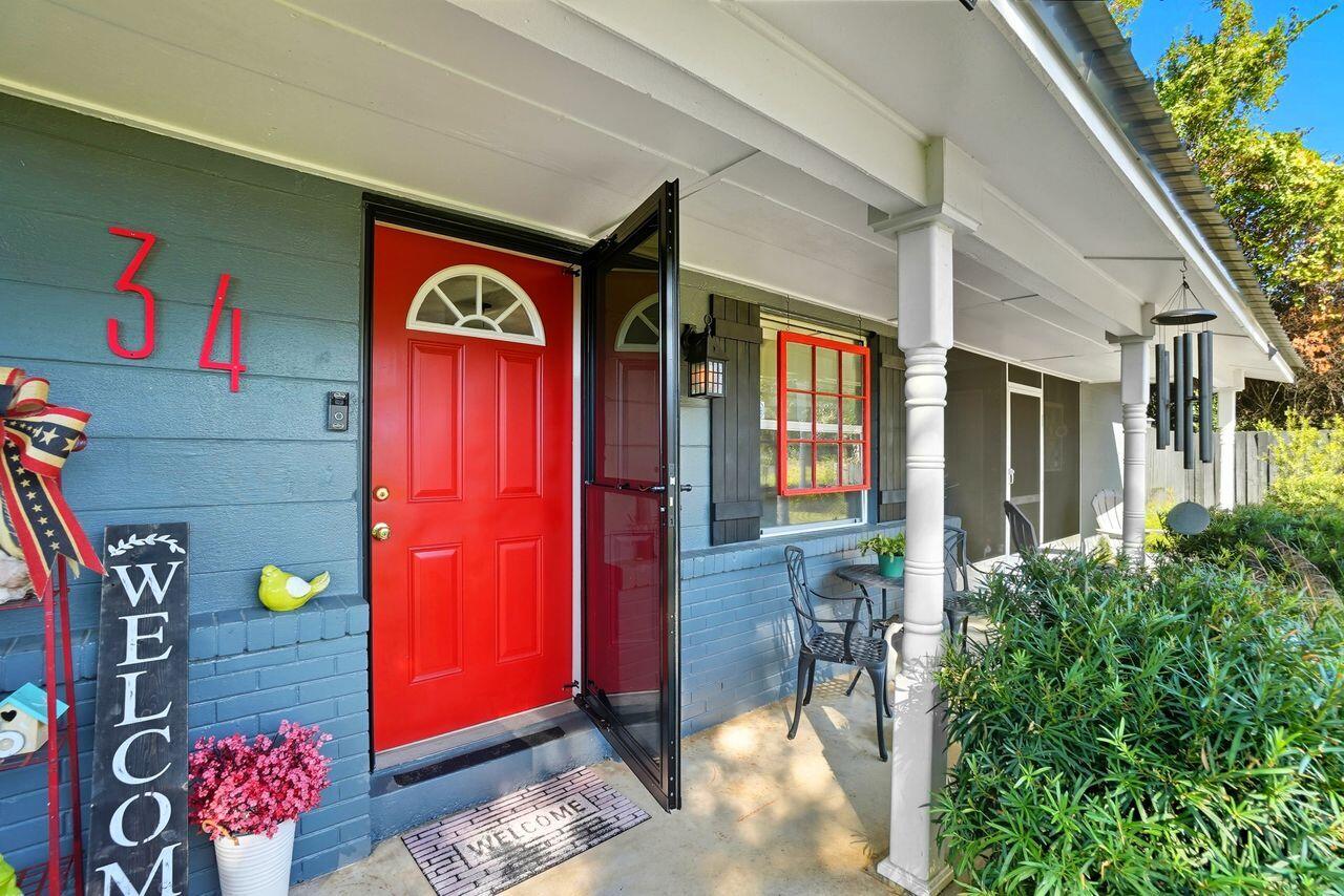 34 NW Hemlock Drive