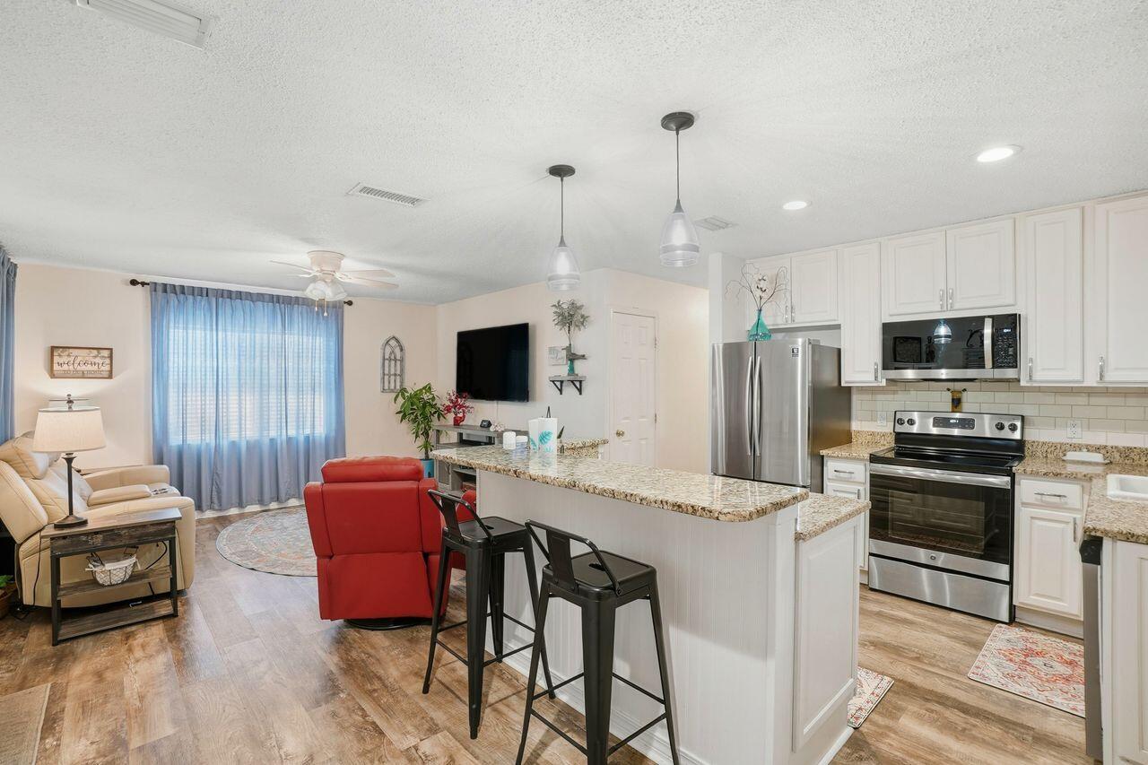 34 NW Hemlock Drive
