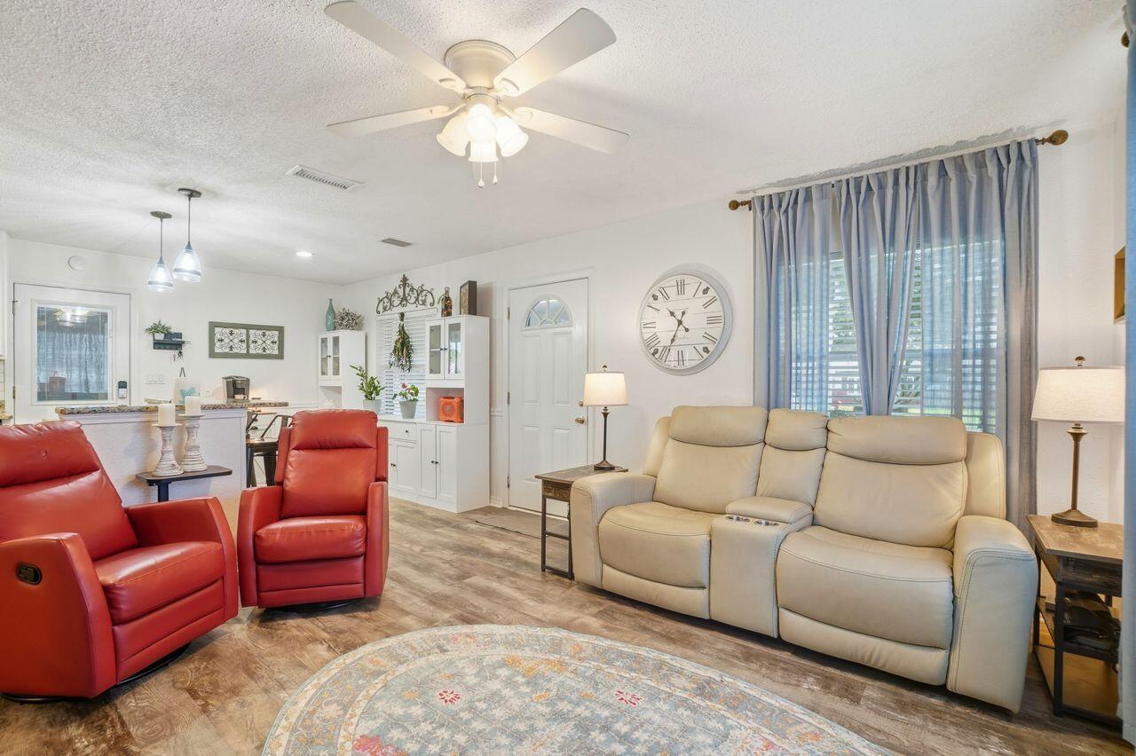 34 NW Hemlock Drive