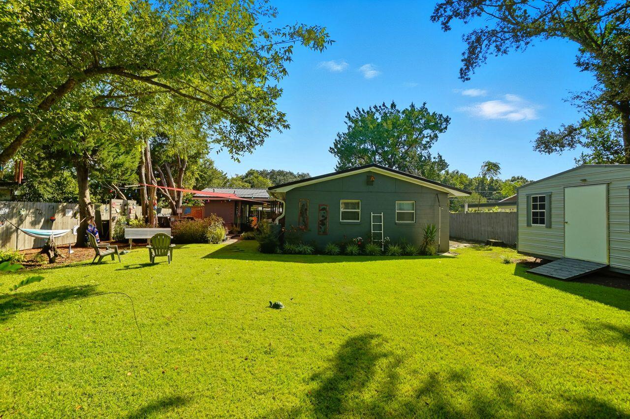 34 NW Hemlock Drive